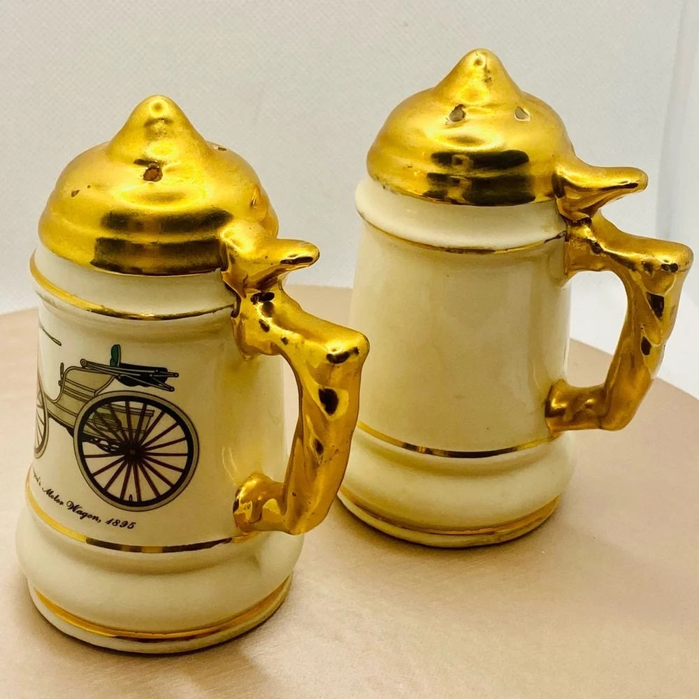 EUC Vintage Henry Ford Museum Car Salt & Pepper Shakers